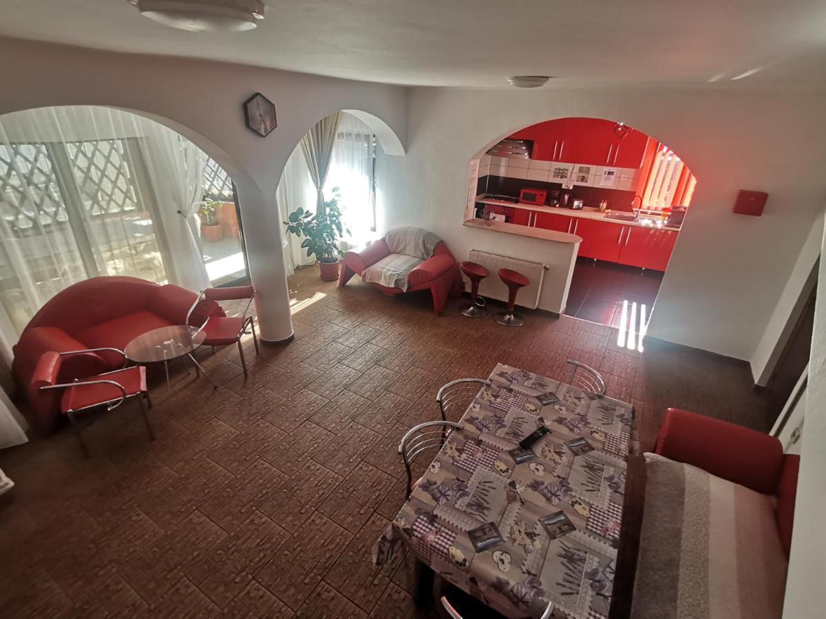 Hotel Casa Dixi Buşteni Exterior foto