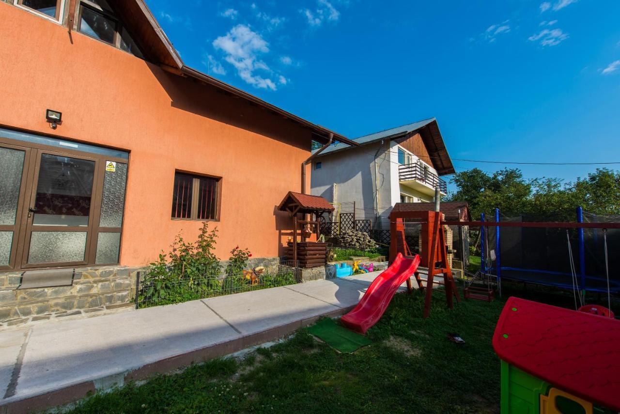 Hotel Casa Dixi Buşteni Exterior foto